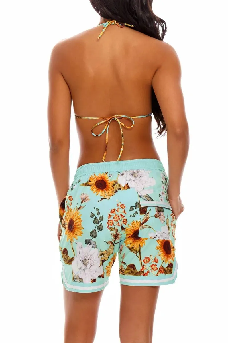 Agua Bendita Dan Sunshower Trunk