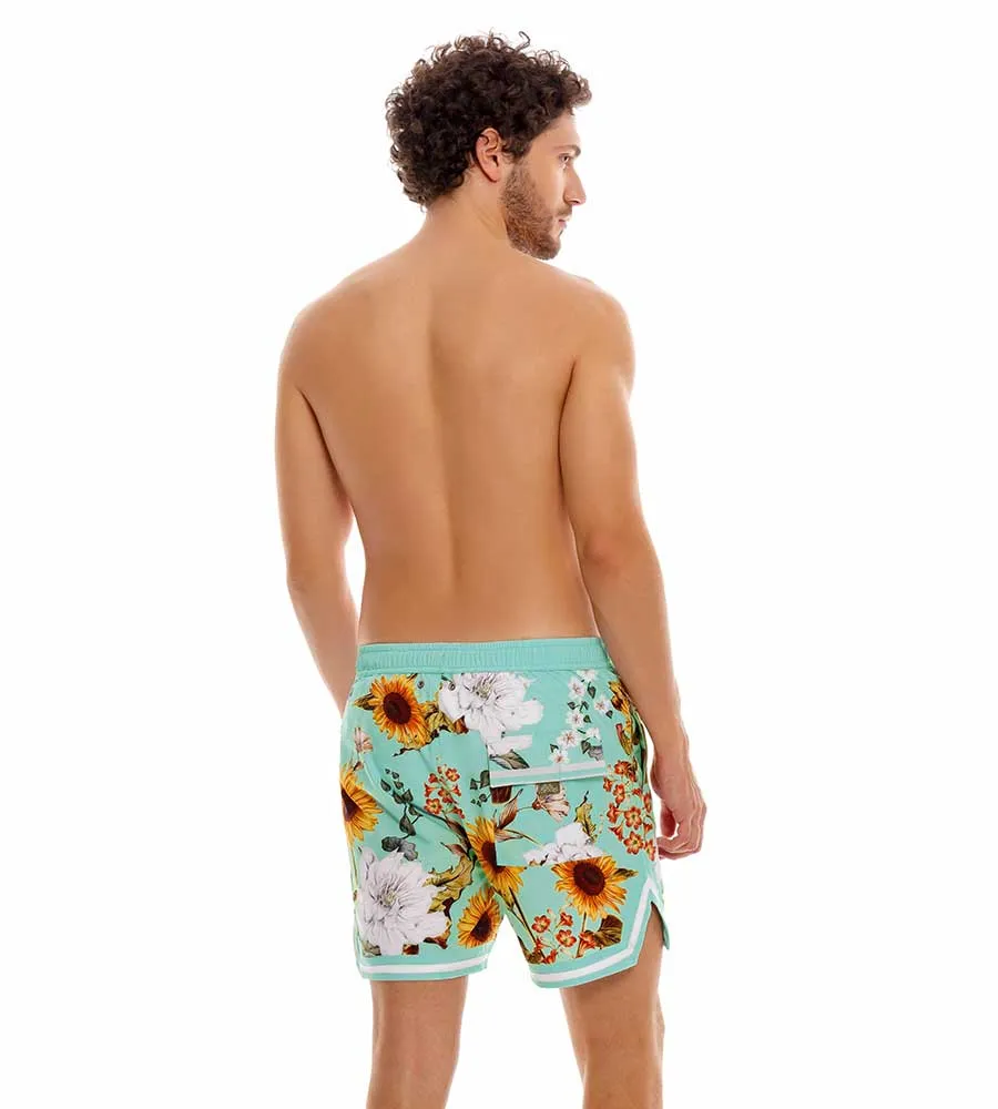 Agua Bendita Dan Sunshower Trunk