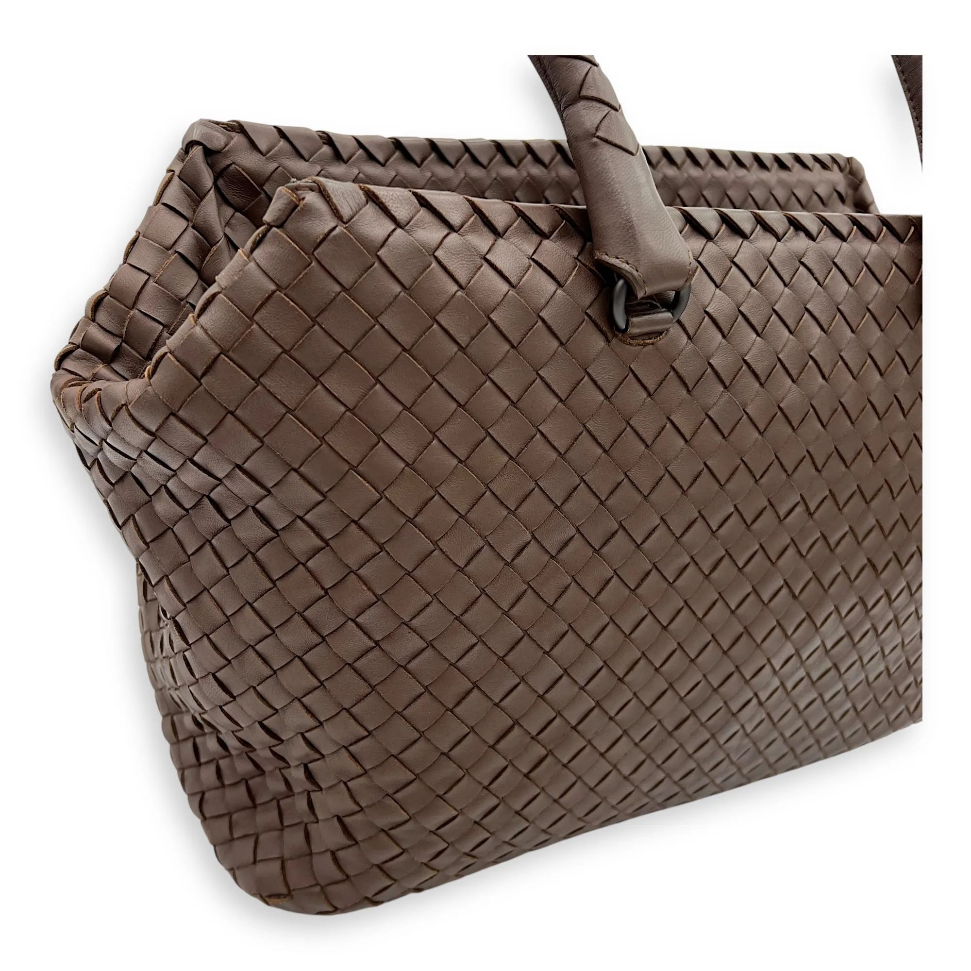 Intrecciato Shoulder Bag Brown in Lambskin, Gunmetal hardware